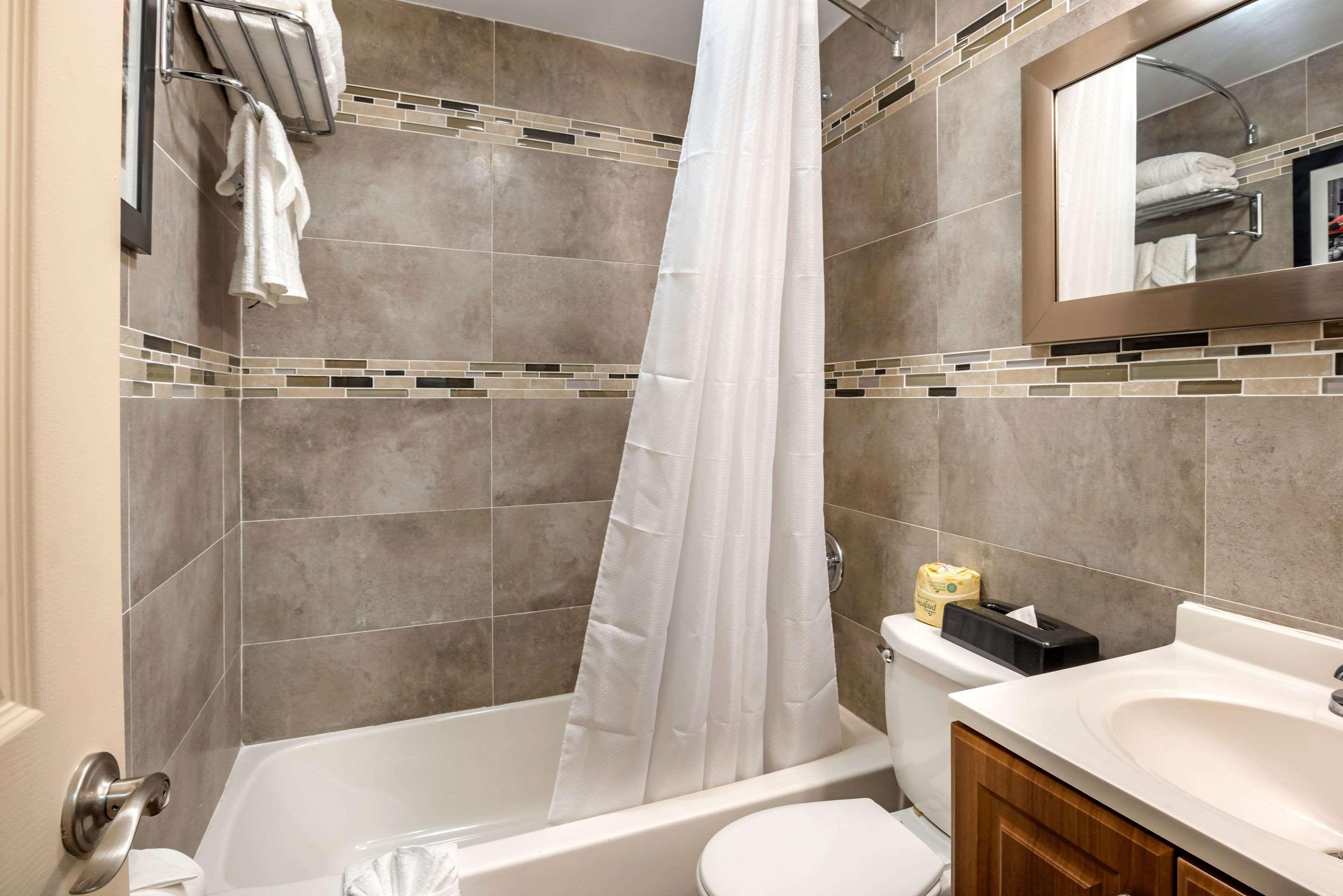 Downtown Hollywood Gardens Inn & Suites Bagian luar foto