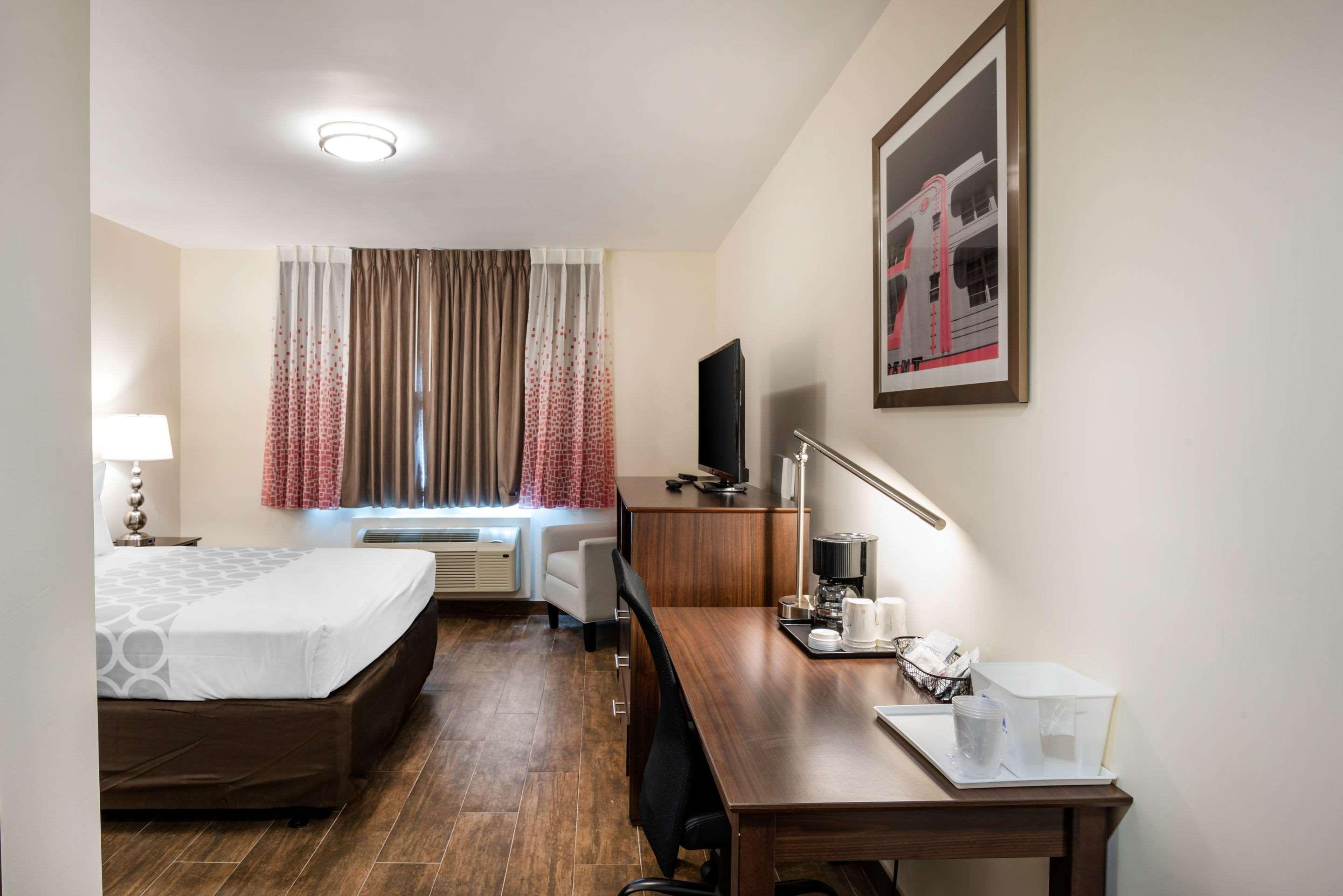 Downtown Hollywood Gardens Inn & Suites Bagian luar foto