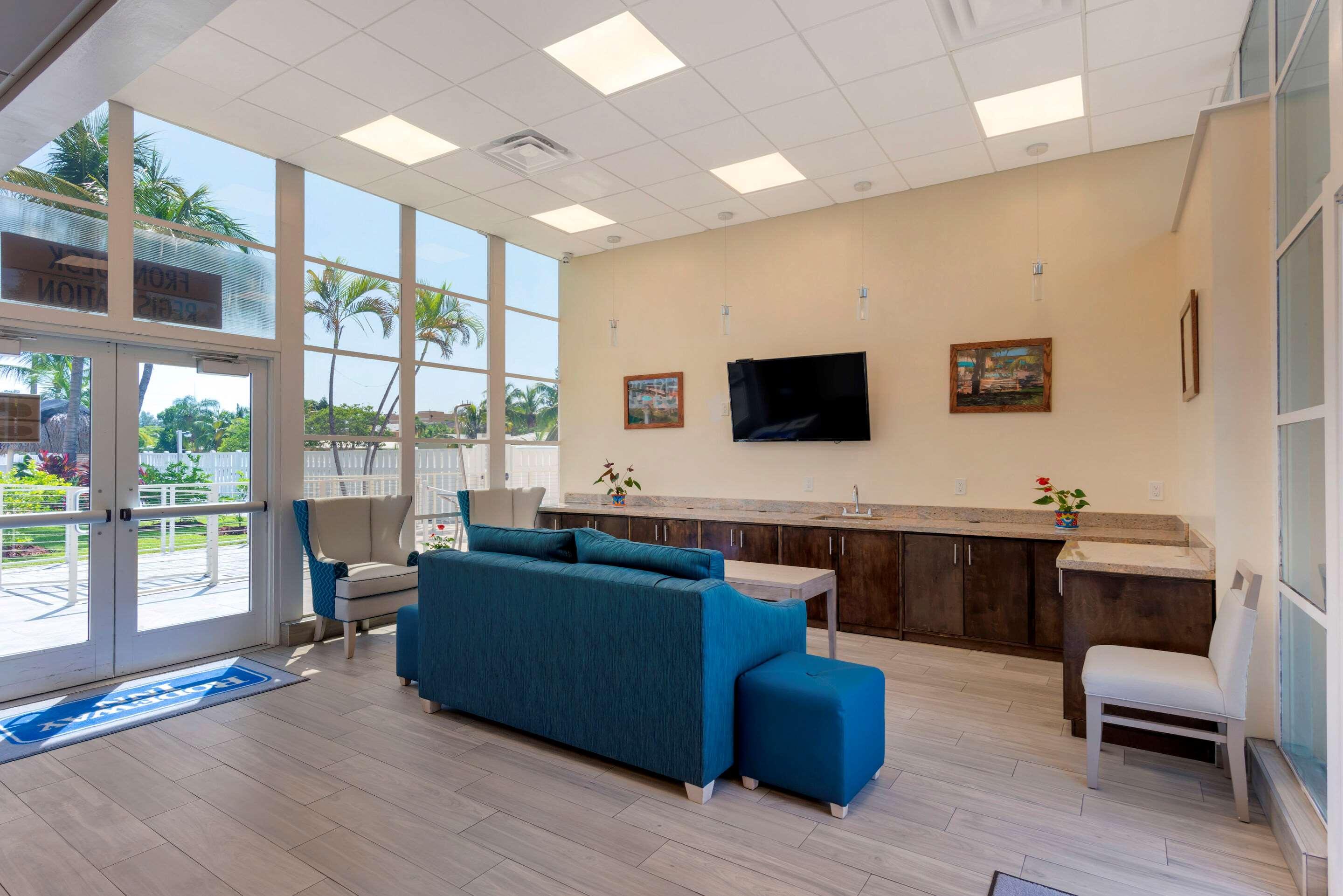 Downtown Hollywood Gardens Inn & Suites Bagian luar foto