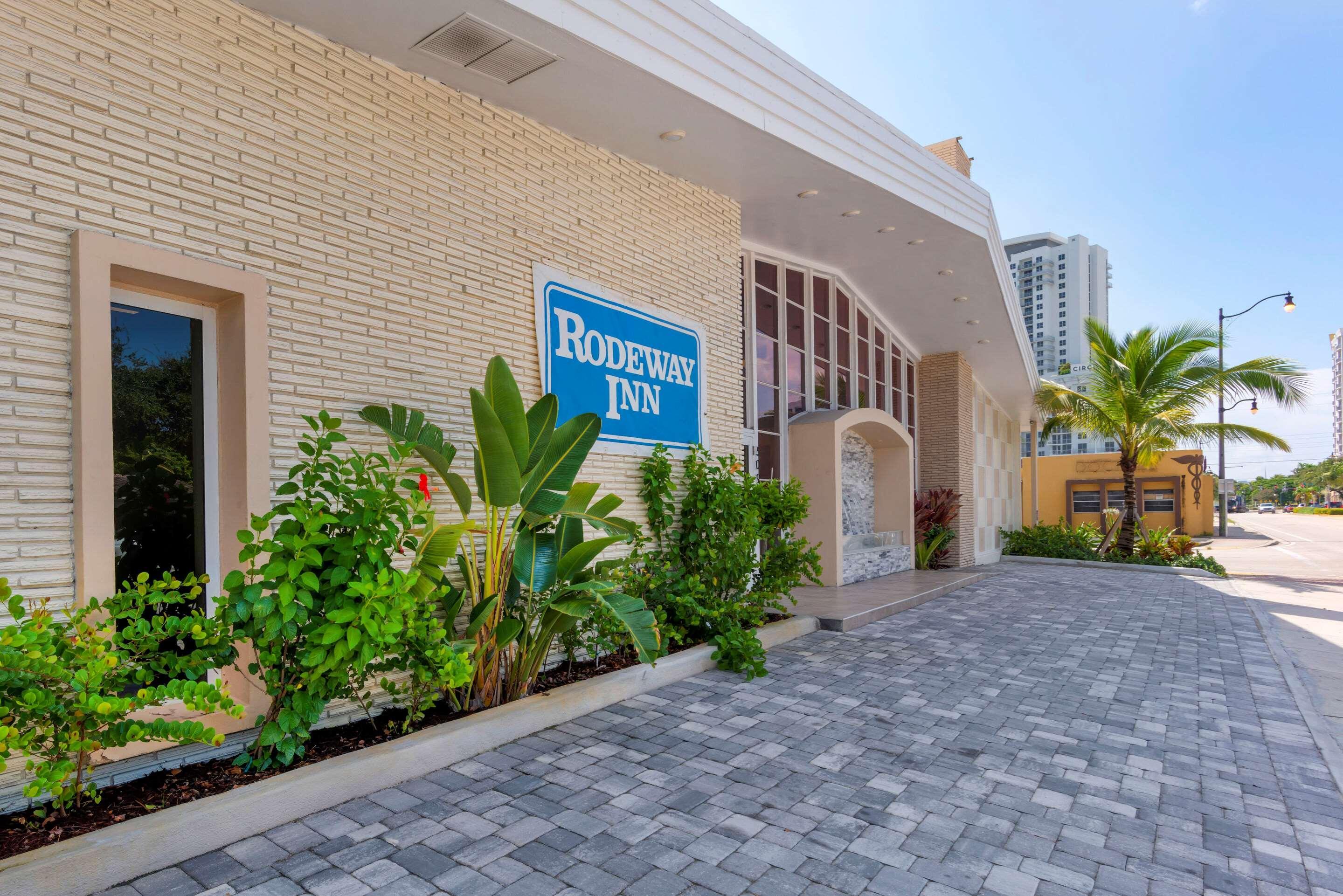 Downtown Hollywood Gardens Inn & Suites Bagian luar foto