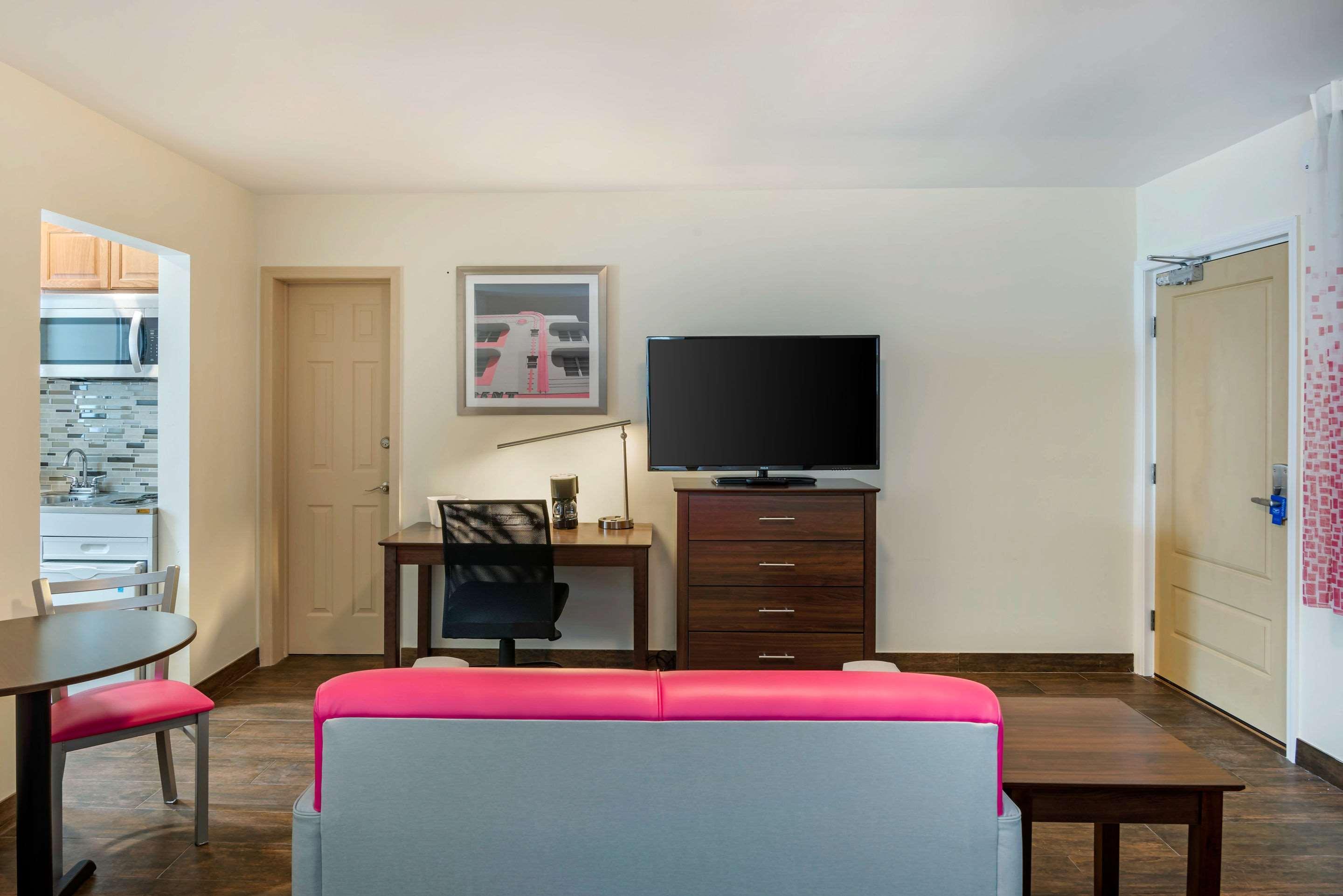 Downtown Hollywood Gardens Inn & Suites Bagian luar foto