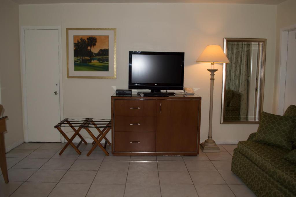 Downtown Hollywood Gardens Inn & Suites Bagian luar foto